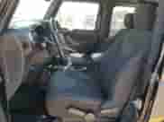 2016 Jeep Wrangler Willys Wheeler z VIN 1C4GJWAG7GL128044, wystawiony jako Copart lot #67999665 z przebiegiem 68 095 mil mil oraz Szkoda całkowita • Salvage title. Historia ofert i sprzedaży dostępna na DreamBid. Obrazek 7.