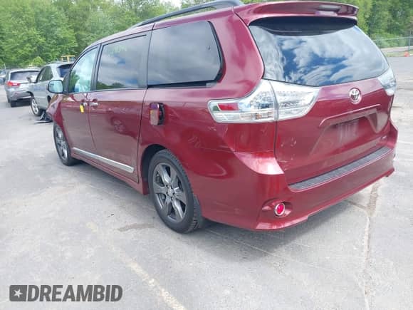 2017 Toyota Sienna SE with VIN 5TDXZ3DC8HS843396, listed as a IAAI auction lot 42298346 with 164,395 mi miles and . Bid and sale history available at DreamBid. Image 3.