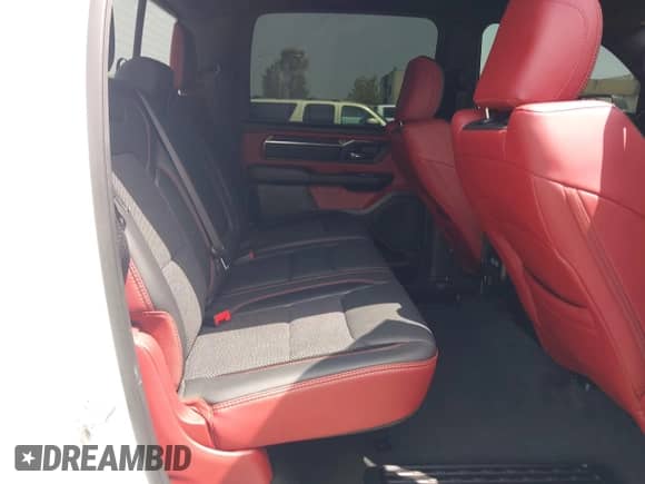 2022 Ram 1500 TRX z VIN 1C6SRFU97NN168472, wystawiony jako IAAI lot #42160696 z przebiegiem 13 695 mil mil oraz . Historia ofert i sprzedaży dostępna na DreamBid. Obrazek 8.