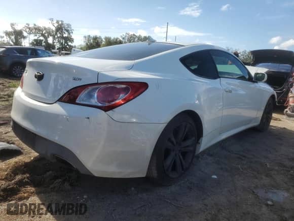 2012 Hyundai Genesis Coupe 2.0T с VIN KMHHT6KD9CU072546, выставлен на аукционе Copart как лот 79100614 с пробегом Не указан миль и Списание • Salvage title. История ставок и продаж доступна на DreamBid. Изображение 3.