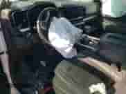 2022 Chevrolet Silverado 1500 RST z VIN 1GCUDEET1NZ599080, wystawiony jako Copart lot #48054855 z przebiegiem Nie podano mil oraz Szkoda całkowita • Salvage title. Historia ofert i sprzedaży dostępna na DreamBid. Obrazek 8.