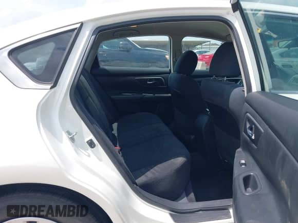 2015 Nissan Altima S z VIN 1N4AL3AP0FN879302, wystawiony jako IAAI lot #42134972 z przebiegiem 100 873 mil mil oraz . Historia ofert i sprzedaży dostępna na DreamBid. Obrazek 8.