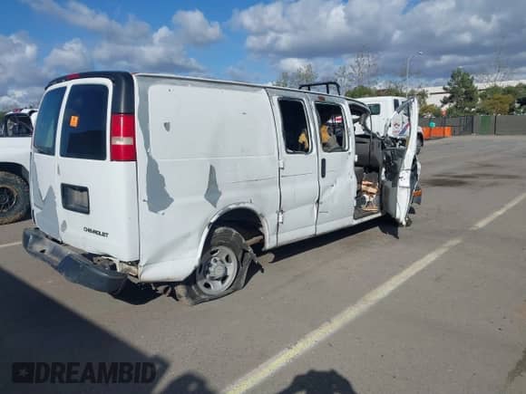 2006 Chevrolet Express Cargo с VIN 1GCGG25V761112209, выставлен на аукционе IAAI как лот 41742216 с пробегом Не указан миль и . История ставок и продаж доступна на DreamBid. Изображение 4.