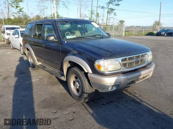 2000 Ford Explorer Eddie Bauer with VIN 1FMZU64EXYZC64768, listed as a IAAI auction lot 41787465 with 204,133 mi miles and . Bid and sale history available at DreamBid. Image 1.