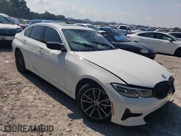 2019 BMW 3 Series 330i with VIN 3MW5R1J5XK8A04283, listed as a Copart auction lot 81074815 with 68,855 mi miles and Non repairable. Bid and sale history available at DreamBid. Image 4.