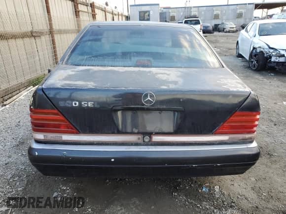 1993 Mercedes-Benz 500 with VIN WDBGA51E3PA109767, listed as a Copart auction lot 44822475 with 143,190 mi miles and Clean title. Bid and sale history available at DreamBid. Image 6.