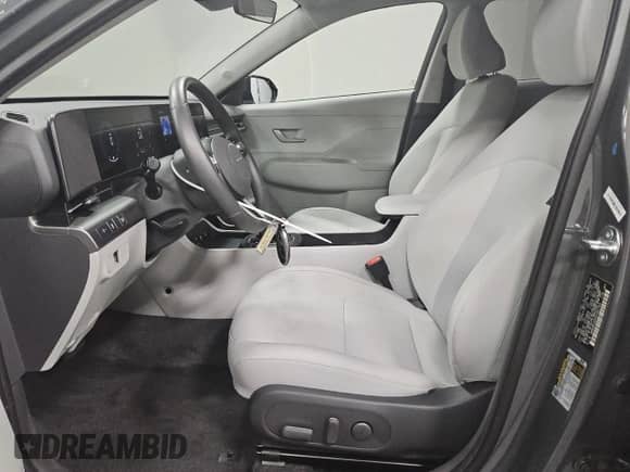 2025 Hyundai Kona SEL с VIN KM8HBCAB4SU287753, выставлен на аукционе Copart как лот 86862095 с пробегом 11 954 миль миль и Чистый • Clean title. История ставок и продаж доступна на DreamBid. Изображение 7.