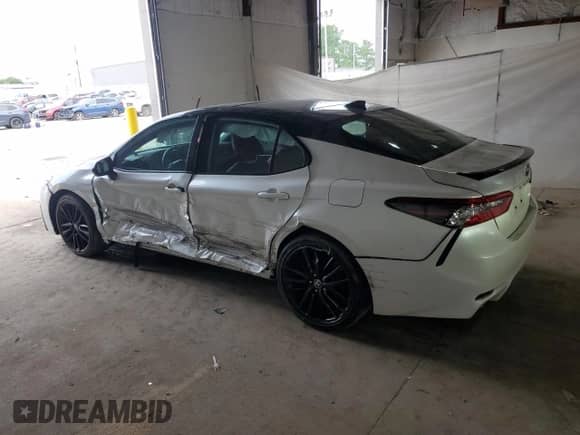 2022 Toyota Camry XSE with VIN 4T1K61BK5NU070245, listed as a Copart auction lot 67200495 with 29,157 mi miles and Clean title. Bid and sale history available at DreamBid. Image 2.