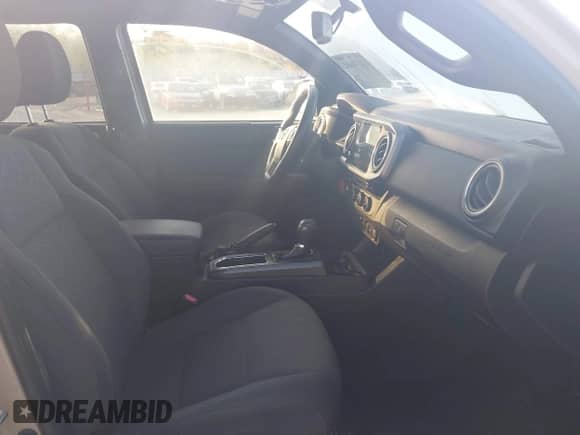 2017 Toyota Tacoma SR5 with VIN 3TMCZ5AN9HM105462, listed as a IAAI auction lot 43274681 with 96,665 mi miles and . Bid and sale history available at DreamBid. Image 5.