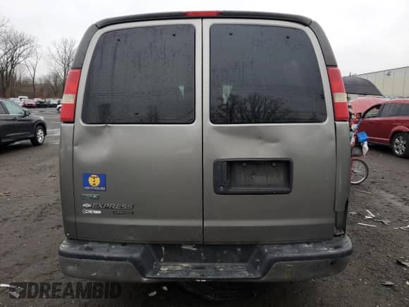 2010 Chevrolet City Express Cargo с VIN 1GNUGCD4XA1170381, выставлен на аукционе Copart как лот 82634174 с пробегом 277 883 миль миль и Списание • Salvage title. История ставок и продаж доступна на DreamBid. Изображение 6.