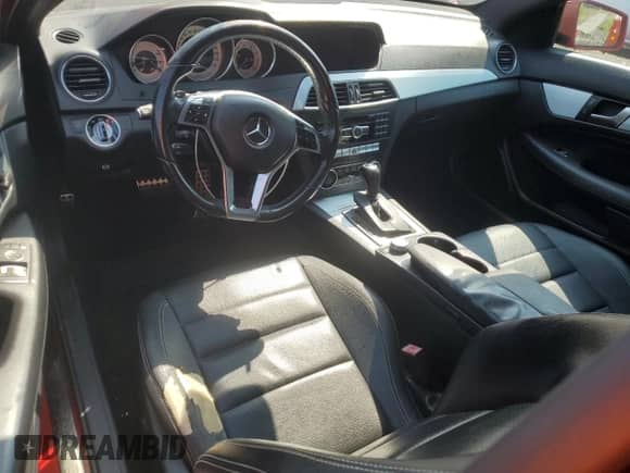 2015 Mercedes-Benz C 250 with VIN WDDGJ4HB6FG409604, listed as a Copart auction lot 66613515 with 92,494 mi miles and Clean title. Bid and sale history available at DreamBid. Image 8.