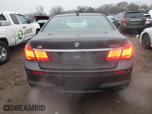 2010 BMW 7 Series 750i xDrive z VIN WBAKC6C58ACL67686, wystawiony jako Copart lot #84258524 z przebiegiem 117 057 mil mil oraz Szkoda całkowita • Salvage title. Historia ofert i sprzedaży dostępna na DreamBid. Obrazek 6.