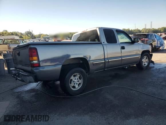 2000 Chevrolet Silverado 1500 LS z VIN 2GCEC19T9Y1249882, wystawiony jako Copart lot #84471475 z przebiegiem 213 077 mil mil oraz Szkoda całkowita • Salvage title. Historia ofert i sprzedaży dostępna na DreamBid. Obrazek 3.