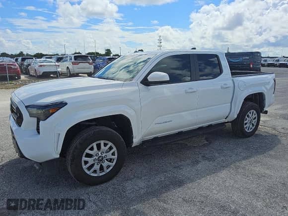 2024 Toyota Tacoma SR5 with VIN 3TYKB5FNXRT009175, listed as a Copart auction lot 84457005 with 3,960 mi miles and Clean title. Bid and sale history available at DreamBid. Image 1.
