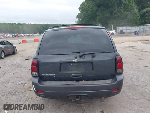 2007 Chevrolet TrailBlazer LS z VIN 1GNDT13SX72263615, wystawiony jako IAAI lot #42927844 z przebiegiem 275 592 mil mil oraz . Historia ofert i sprzedaży dostępna na DreamBid. Obrazek 16.
