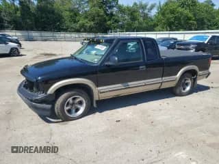 1998 Chevrolet S-10 LS с VIN 1GCCS19X3W8111679, выставлен на аукционе Copart как лот 65616605 с пробегом 157 576 миль миль и Списание • Salvage title. История ставок и продаж доступна на DreamBid. Изображение 1.