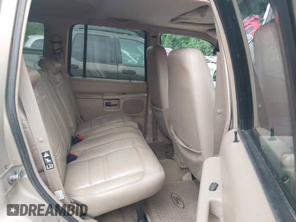 1999 Ford Explorer XLT с VIN 1FMZU35P2XUC88413, выставлен на аукционе IAAI как лот 42733889 с пробегом 289 331 миль миль и . История ставок и продаж доступна на DreamBid. Изображение 8.