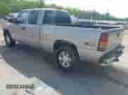 2006 GMC Sierra 1500 SLE1 z VIN 2GTEK19B261264327, wystawiony jako IAAI lot #42161758 z przebiegiem 101 091 mil mil oraz . Historia ofert i sprzedaży dostępna na DreamBid. Obrazek 3.