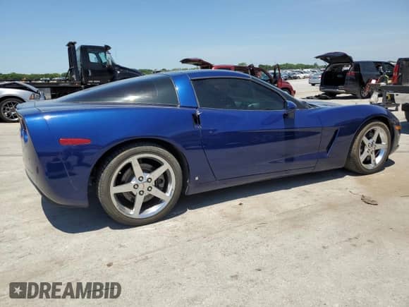 2006 Chevrolet Corvette с VIN 1G1YY26U465122463, выставлен на аукционе Copart как лот 60156064 с пробегом 31 298 миль миль и Списание • Salvage title. История ставок и продаж доступна на DreamBid. Изображение 3.