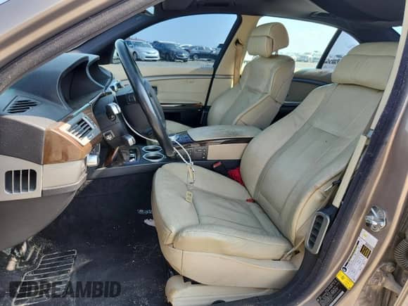 2008 BMW 7 Series 750Li с VIN WBAHN83578DT85391, выставлен на аукционе Copart как лот 67199215 с пробегом 128 436 миль миль и На запчасти • Non repairable. История ставок и продаж доступна на DreamBid. Изображение 7.