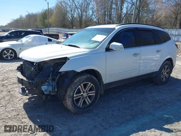 2017 Chevrolet Traverse LT z VIN 1GNKRHKD2HJ296360, wystawiony jako IAAI lot #41840589 z przebiegiem 140 479 mil mil oraz . Historia ofert i sprzedaży dostępna na DreamBid. Obrazek 2.