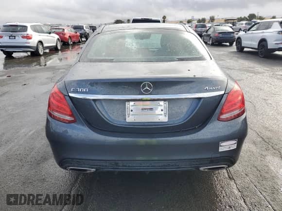2015 Mercedes-Benz C 300 Luxury z VIN 55SWF4KB6FU007154, wystawiony jako Copart lot #81919475 z przebiegiem 96 424 mil mil oraz Szkoda całkowita • Salvage title. Historia ofert i sprzedaży dostępna na DreamBid. Obrazek 6.