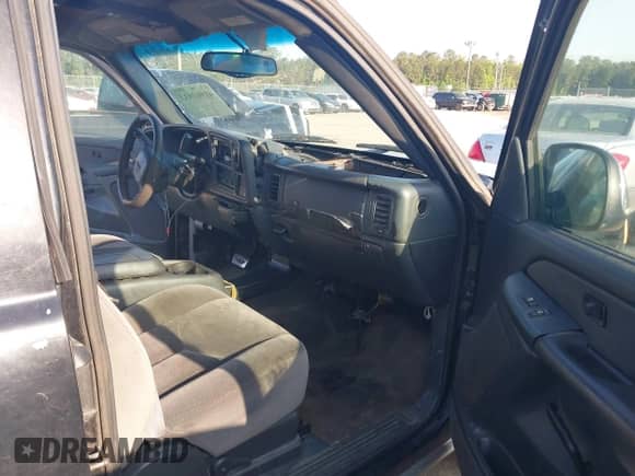 2000 GMC Sierra 1500 SLE with VIN 2GTEC19TXY1312634, listed as a IAAI auction lot 41963933 with 307,341 mi miles and . Bid and sale history available at DreamBid. Image 5.