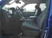 2019 Ram 1500 Big Horn z VIN 1C6SRFFT0KN755858, wystawiony jako Copart lot #67435335 z przebiegiem 54 277 mil mil oraz Czysty tytuł • Clean title. Historia ofert i sprzedaży dostępna na DreamBid. Obrazek 7.