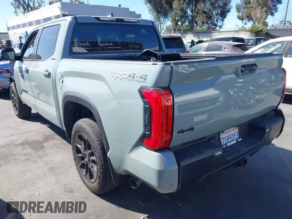 2024 Toyota Tundra Limited z VIN 5TFWA5DB9RX161273, wystawiony jako IAAI lot #41676655 z przebiegiem 10 371 mil mil oraz . Historia ofert i sprzedaży dostępna na DreamBid. Obrazek 3.