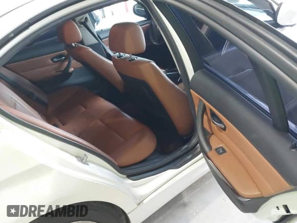 2011 BMW 3 Series 328i with VIN WBAPH7C54BE677451, listed as a IAAI auction lot 43201210 with 206,764 mi miles and . Bid and sale history available at DreamBid. Image 8.