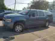 2010 Chevrolet Suburban LS с VIN 1GNUKHE32AR212268, выставлен на аукционе Copart как лот 57613895 с пробегом 294 117 миль миль и Списание • Salvage title. История ставок и продаж доступна на DreamBid. Изображение 1.