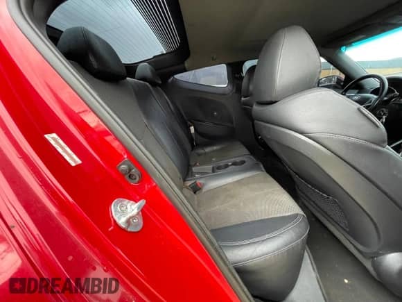 2015 Hyundai Veloster z VIN KMHTC6AD0FU238274, wystawiony jako Copart lot #45174464 z przebiegiem 143 112 mil mil oraz . Historia ofert i sprzedaży dostępna na DreamBid. Obrazek 6.