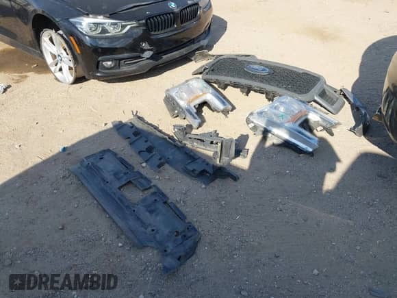 2020 Ford F-150 XL z VIN 1FTEW1CP6LFC65994, wystawiony jako IAAI lot #43355495 z przebiegiem 125 635 mil mil oraz . Historia ofert i sprzedaży dostępna na DreamBid. Obrazek 12.