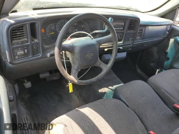2000 Chevrolet Silverado 1500 LS with VIN 1GCEC14W6YZ299647, listed as a Copart auction lot 63344075 with 213,110 mi miles and Clean title. Bid and sale history available at DreamBid. Image 8.