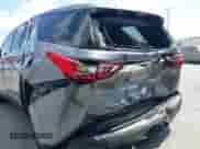2020 Chevrolet Traverse LS z VIN 1GNERFKW4LJ279328, wystawiony jako IAAI lot #43182524 z przebiegiem 75 612 mil mil oraz . Historia ofert i sprzedaży dostępna na DreamBid. Obrazek 6.