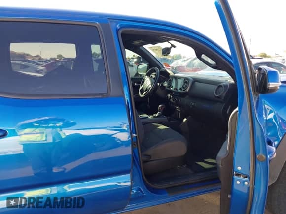 2017 Toyota Tacoma SR5 with VIN 5TFCZ5AN6HX089859, listed as a IAAI auction lot 43238076 with 99,273 mi miles and . Bid and sale history available at DreamBid. Image 5.