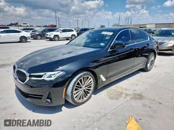 2022 BMW 5 Series 530i xDrive z VIN WBA13BJ09NCJ00249, wystawiony jako Copart lot #69185245 z przebiegiem 57 127 mil mil oraz Szkoda całkowita • Salvage title. Historia ofert i sprzedaży dostępna na DreamBid. Obrazek 1.