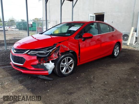 2017 Chevrolet Cruze LT z VIN 1G1BE5SM6H7233013, wystawiony jako IAAI lot #43307569 z przebiegiem 73 456 mil mil oraz . Historia ofert i sprzedaży dostępna na DreamBid. Obrazek 2.