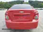 2012 Chevrolet Sonic LS z VIN 1G1JA5SH1C4221176, wystawiony jako Copart lot #67767445 z przebiegiem 204 833 mil mil oraz Szkoda całkowita • Salvage title. Historia ofert i sprzedaży dostępna na DreamBid. Obrazek 6.