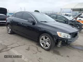 2014 Volvo S60 T5 с VIN YV1612FS2E2297239, выставлен на аукционе IAAI как лот 42149023 с пробегом 192 873 миль миль и . История ставок и продаж доступна на DreamBid. Изображение 1.