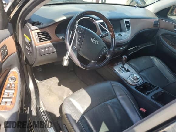 2009 Hyundai Genesis z VIN KMHGC46F89U032611, wystawiony jako Copart lot #73835574 z przebiegiem Nie podano mil oraz Szkoda całkowita • Salvage title. Historia ofert i sprzedaży dostępna na DreamBid. Obrazek 8.