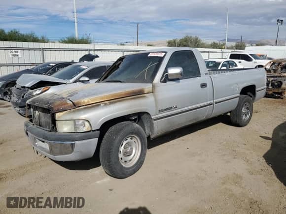 1994 Dodge 1500 с VIN 1B7HC16YXRS604489, выставлен на аукционе Copart как лот 81528315 с пробегом Не указан миль и На запчасти • Non repairable. История ставок и продаж доступна на DreamBid. Изображение 1.