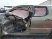 2025 Toyota Tacoma SR z VIN 3TMLB5JNXSM107636, wystawiony jako IAAI lot #42152895 z przebiegiem Nie podano mil oraz . Historia ofert i sprzedaży dostępna na DreamBid. Obrazek 13.