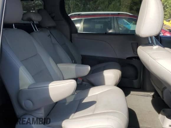 2015 Toyota Sienna XLE z VIN 5TDYK3DC1FS669886, wystawiony jako Copart lot #81678915 z przebiegiem 173 178 mil mil oraz Szkoda całkowita • Salvage title. Historia ofert i sprzedaży dostępna na DreamBid. Obrazek 11.