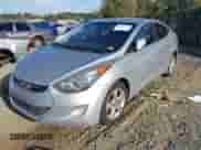 2013 Hyundai Elantra Limited z VIN 5NPDH4AE8DH245410, wystawiony jako IAAI lot #43468741 z przebiegiem 236 057 mil mil oraz . Historia ofert i sprzedaży dostępna na DreamBid. Obrazek 2.