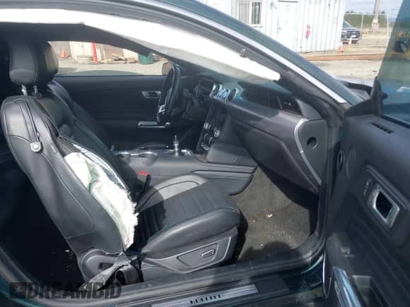 2019 Ford Mustang Bullitt z VIN 1FA6P8K05K5500541, wystawiony jako IAAI lot #42598263 z przebiegiem 50 328 mil mil oraz . Historia ofert i sprzedaży dostępna na DreamBid. Obrazek 5.