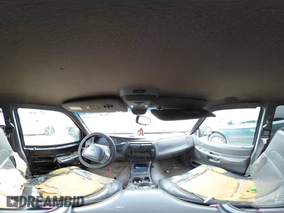 2000 Ford Explorer Eddie Bauer with VIN 1FMZU64EXYZA74923, listed as a IAAI auction lot 41504088 with 254,021 mi miles and . Bid and sale history available at DreamBid. Image 18.