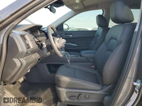 2025 Nissan Pathfinder SL с VIN 5N1DR3CC3SC230790, выставлен на аукционе Copart как лот 84901185 с пробегом 189 миль миль и Списание • Salvage title. История ставок и продаж доступна на DreamBid. Изображение 7.