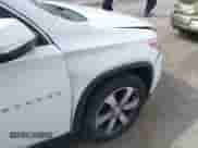 2018 Chevrolet Traverse LT z VIN 1GNEVHKW4JJ275817, wystawiony jako IAAI lot #42179473 z przebiegiem 81 595 mil mil oraz . Historia ofert i sprzedaży dostępna na DreamBid. Obrazek 19.
