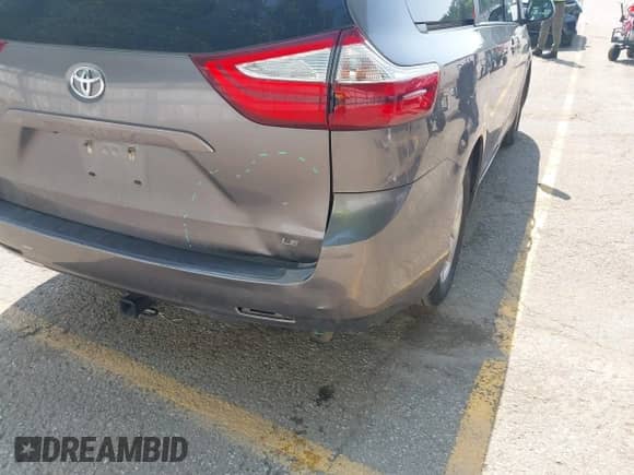 2016 Toyota Sienna LE AAS with VIN 5TDKK3DC3GS744448, listed as a IAAI auction lot 42735781 with 167,561 mi miles and . Bid and sale history available at DreamBid. Image 6.